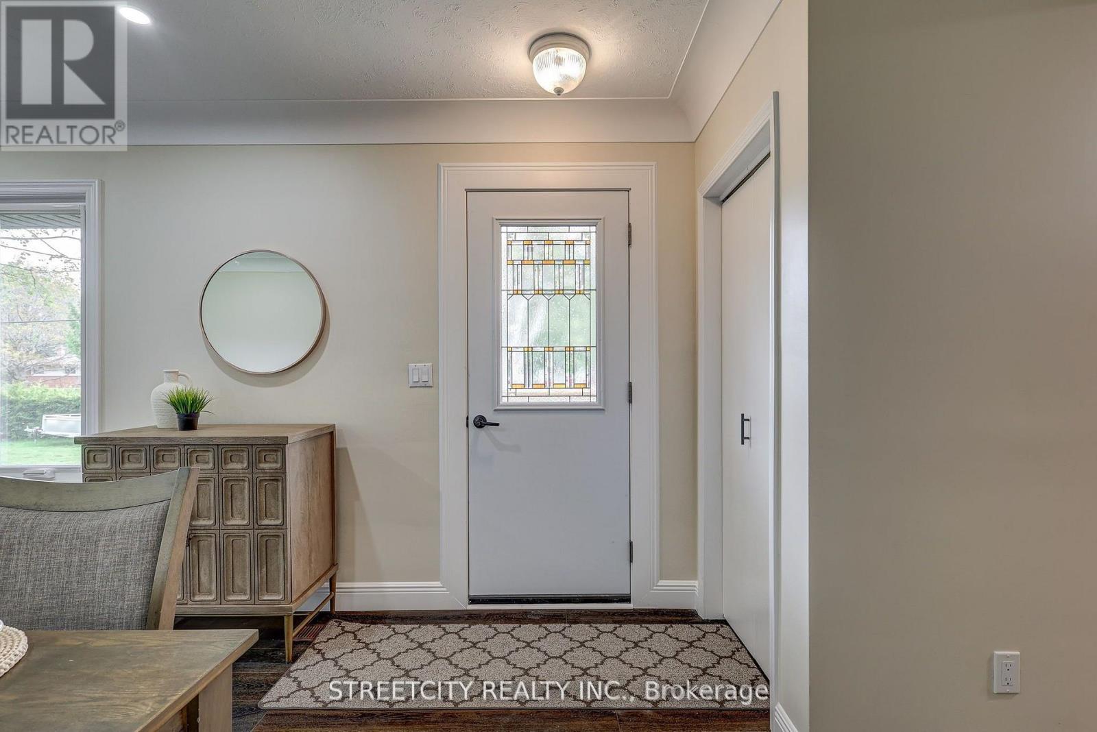10 Vineden Drive, Central Elgin, Ontario  N5P 2M6 - Photo 4 - X13467004