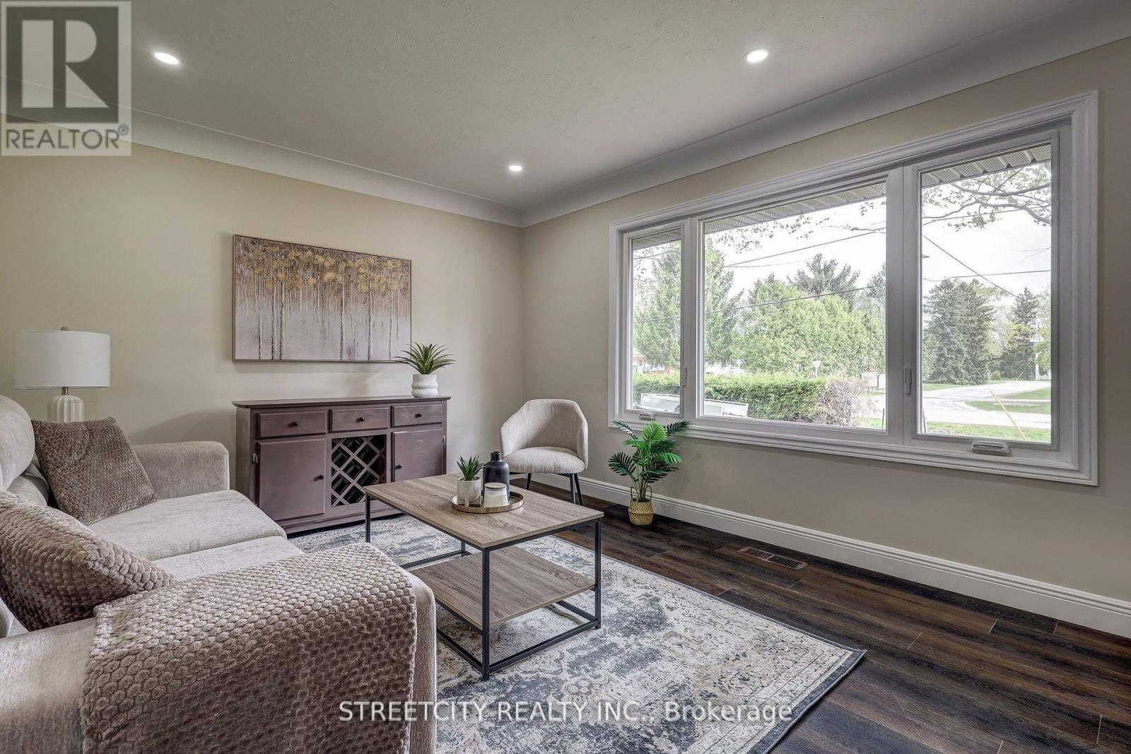 10 Vineden Drive, Central Elgin, Ontario  N5P 2M6 - Photo 5 - X13467004