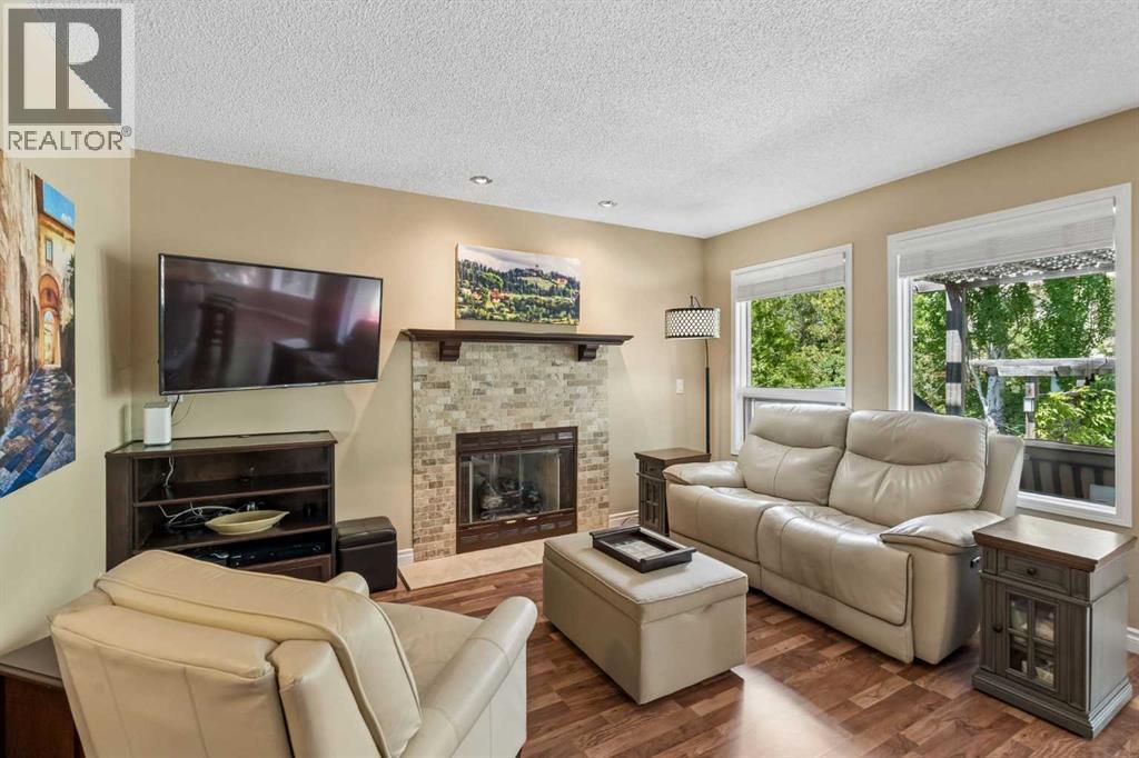 67 Hawkwood Drive Nw, Calgary, Alberta  T3G 3H9 - Photo 11 - A2321252