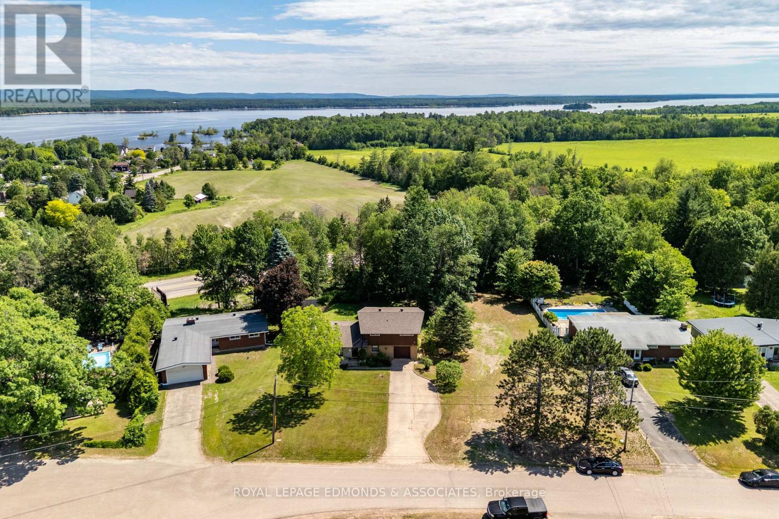 28 Barry Street, Laurentian Valley, Ontario  K8A 7L5 - Photo 45 - X13467120
