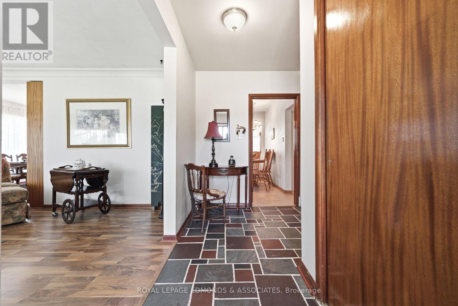 28 Barry Street, Laurentian Valley, Ontario  K8A 7L5 - Photo 7 - X13467120