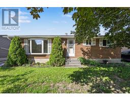 855 KEDROSKY DRIVE, Renfrew, Ontario