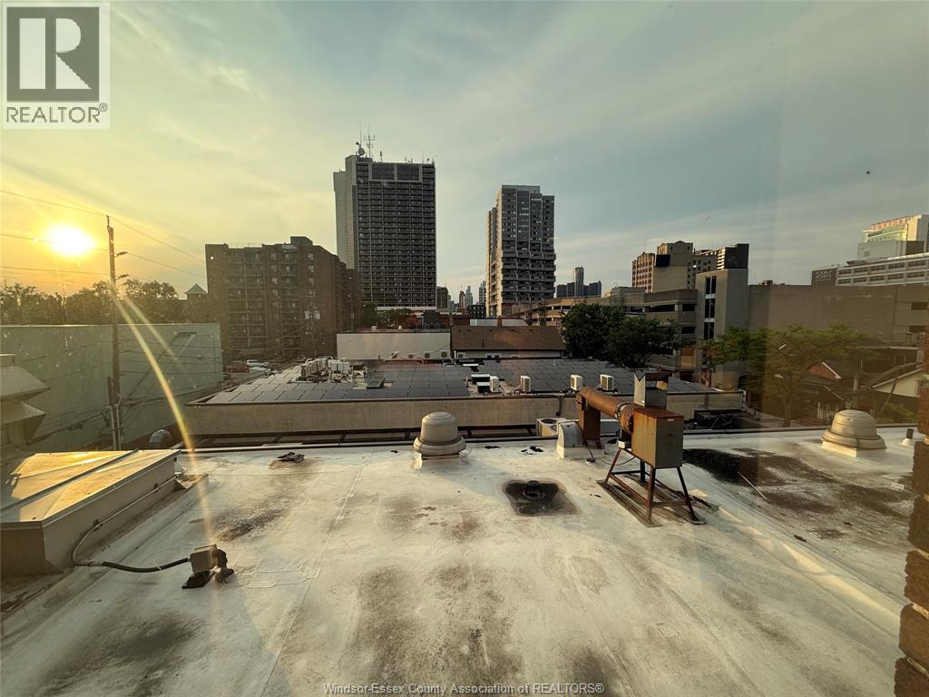 511 Pelissier Unit# 309, Windsor, Ontario N9A 4L2 - Photo 2 - 26014580