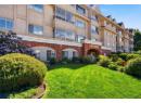 1055 Lawrence Avenue Unit# 102, Kelowna, BC V1Y 6M3