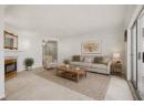 1055 Lawrence Avenue Unit# 102, Kelowna, BC V1Y 6M3
