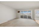 1055 Lawrence Avenue Unit# 102, Kelowna, BC V1Y 6M3