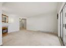 1055 Lawrence Avenue Unit# 102, Kelowna, BC V1Y 6M3