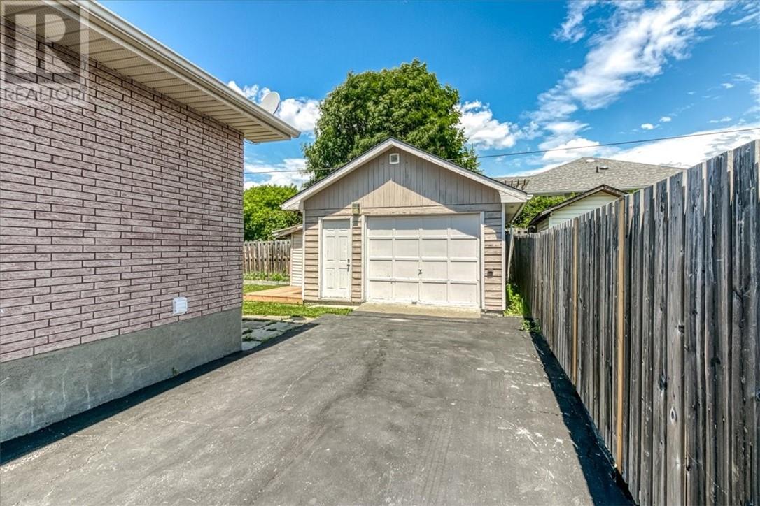 1028 Soloy Drive, Sudbury, Ontario  P3A 1E8 - Photo 3 - 2128643