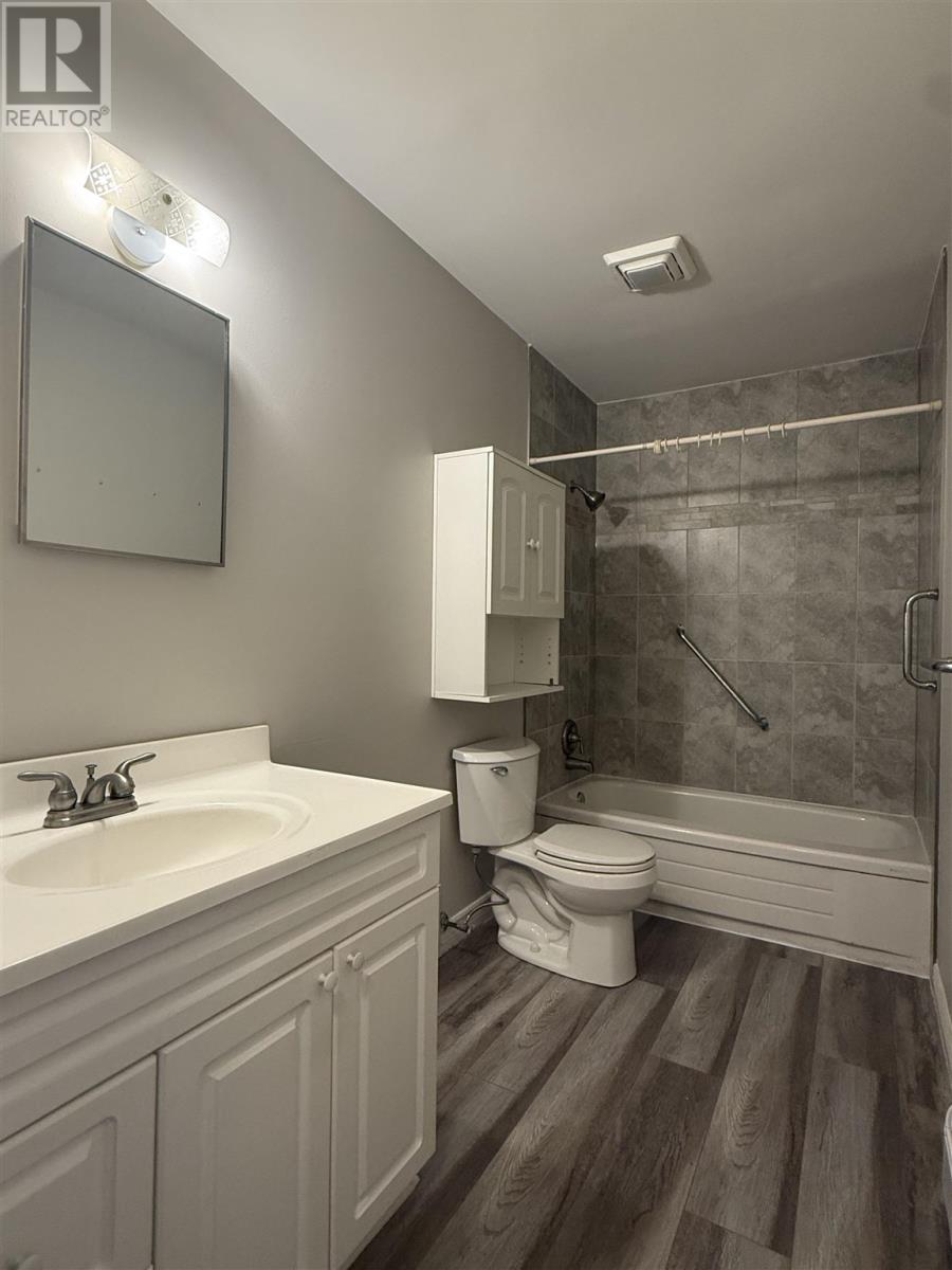 88 Esten Dr S, Elliot Lake, Ontario  P5A 3L9 - Photo 17 - SM261519