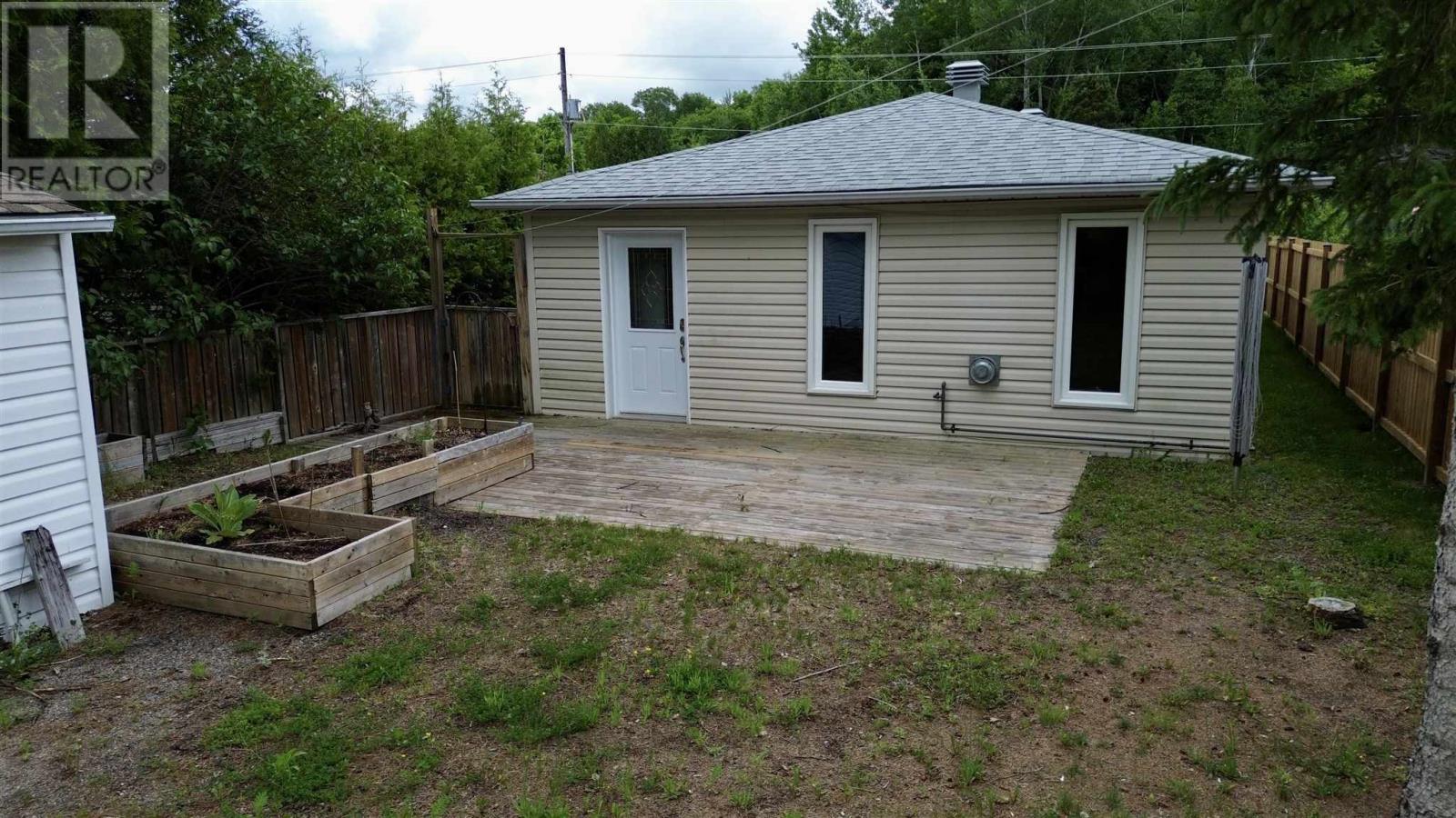 88 Esten Dr S, Elliot Lake, Ontario  P5A 3L9 - Photo 30 - SM261519