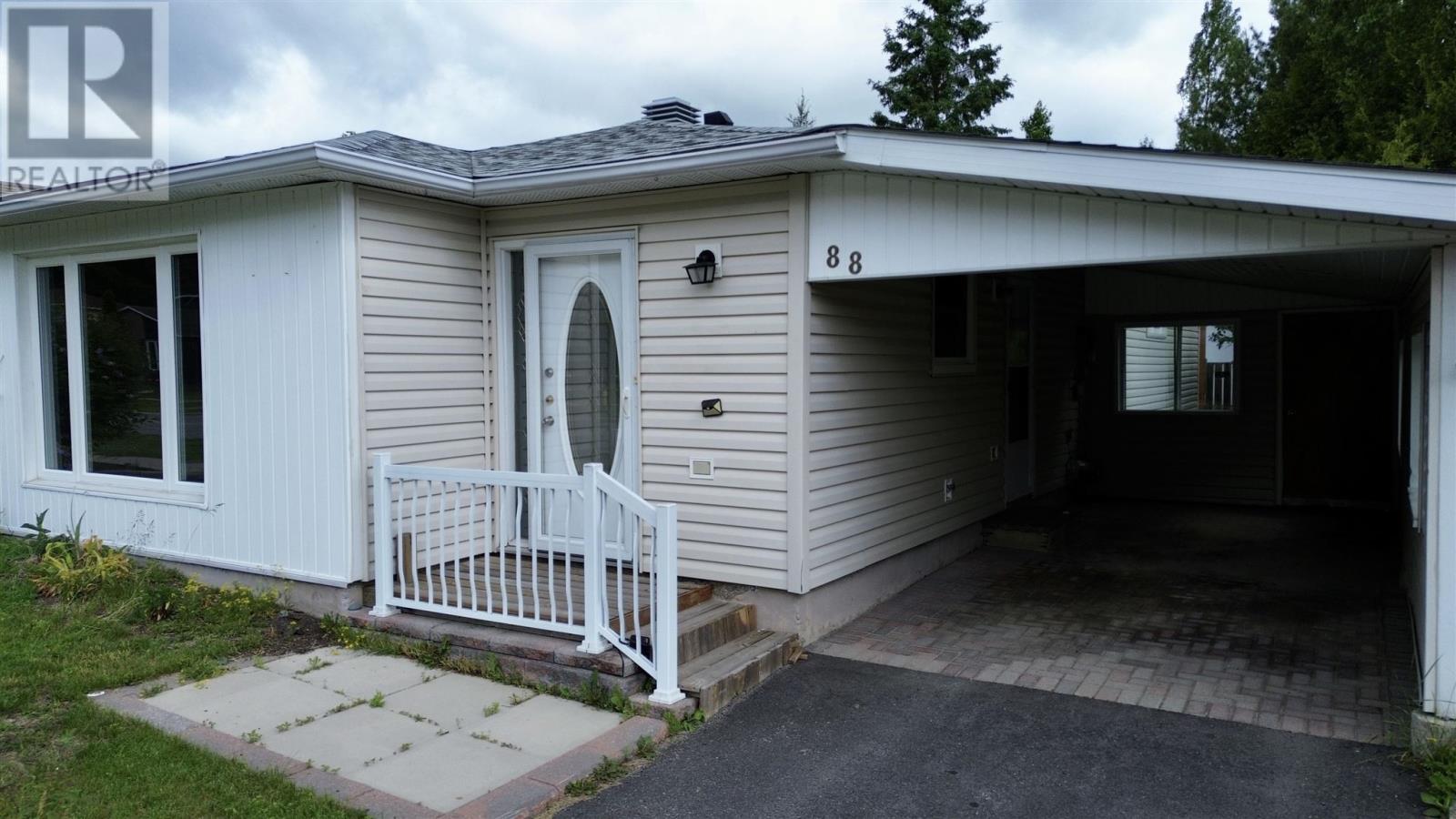 88 Esten Dr S, Elliot Lake, Ontario  P5A 3L9 - Photo 32 - SM261519