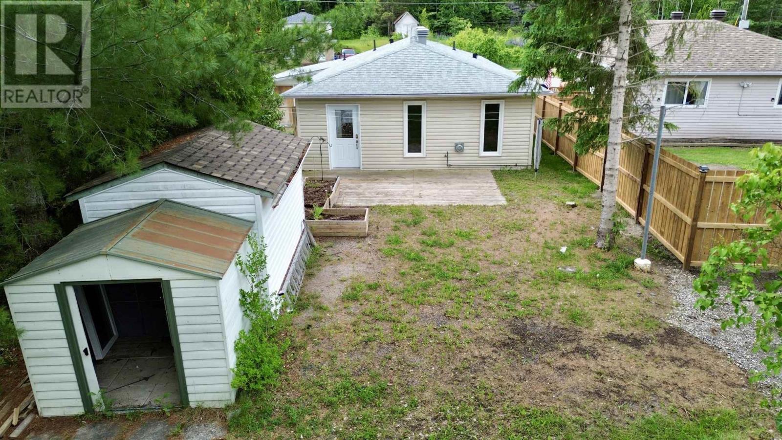 88 Esten Dr S, Elliot Lake, Ontario  P5A 3L9 - Photo 5 - SM261519