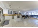 1088 Sunset Drive Unit# 332, Kelowna, BC V1Y 9W1
