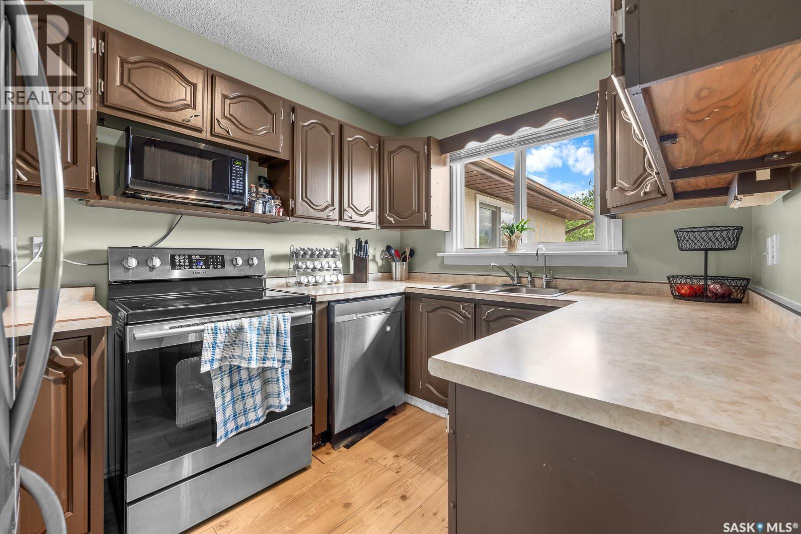 10 Bastedo Crescent, Regina, Saskatchewan  S4T 6X9 - Photo 8 - SK039978