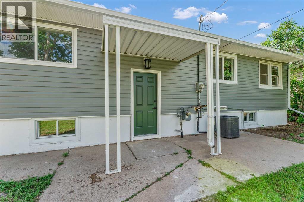 1005 Bullivant Crescent SW, Medicine Hat, Alberta  T1A 5G7 - Photo 34 - A2322342