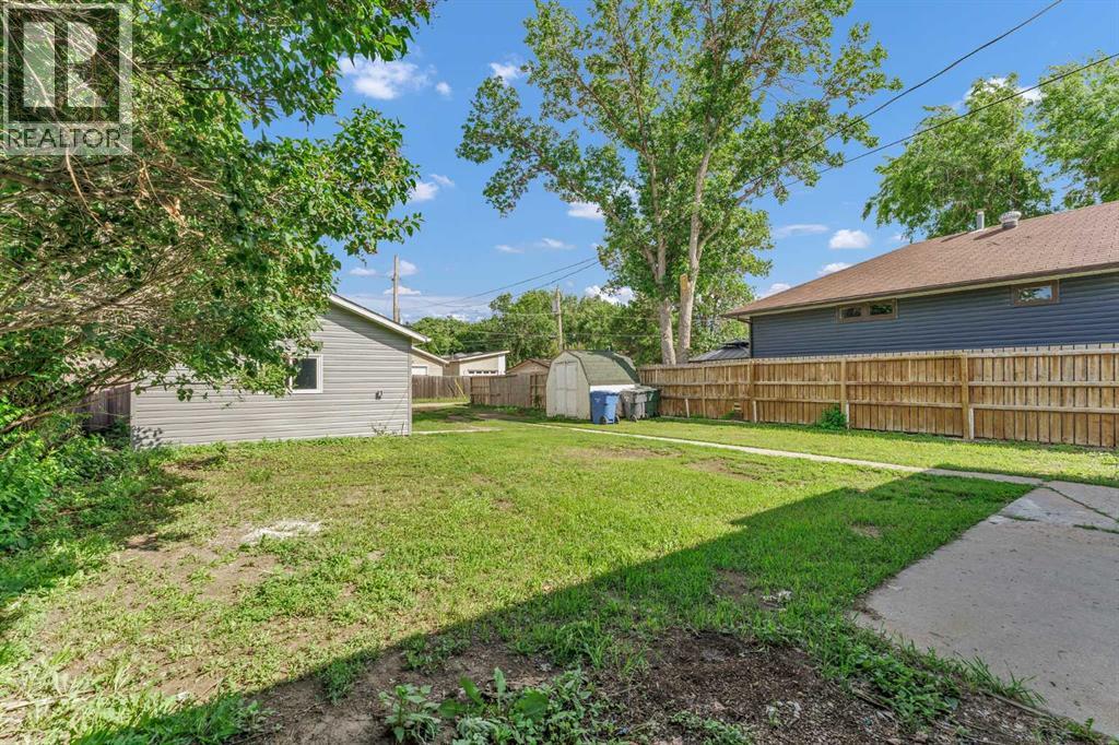 1005 Bullivant Crescent SW, Medicine Hat, Alberta  T1A 5G7 - Photo 35 - A2322342