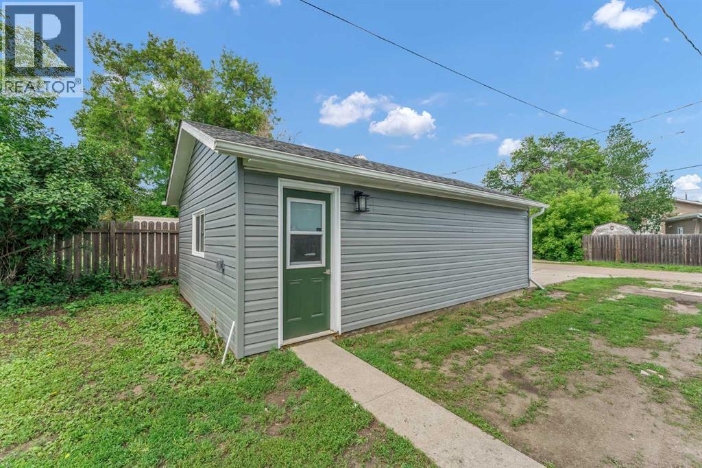 1005 Bullivant Crescent SW, Medicine Hat, Alberta  T1A 5G7 - Photo 39 - A2322342