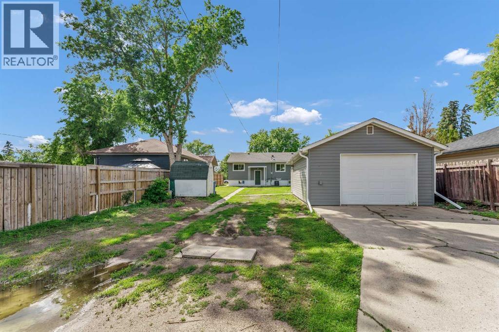 1005 Bullivant Crescent SW, Medicine Hat, Alberta  T1A 5G7 - Photo 46 - A2322342