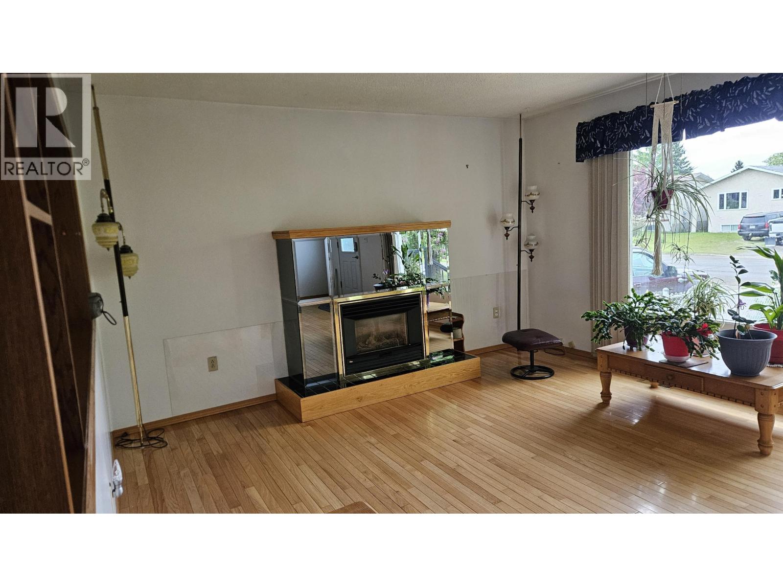 9204 99 Avenue, Fort St. John, British Columbia  V1J 1T2 - Photo 3 - R3134817