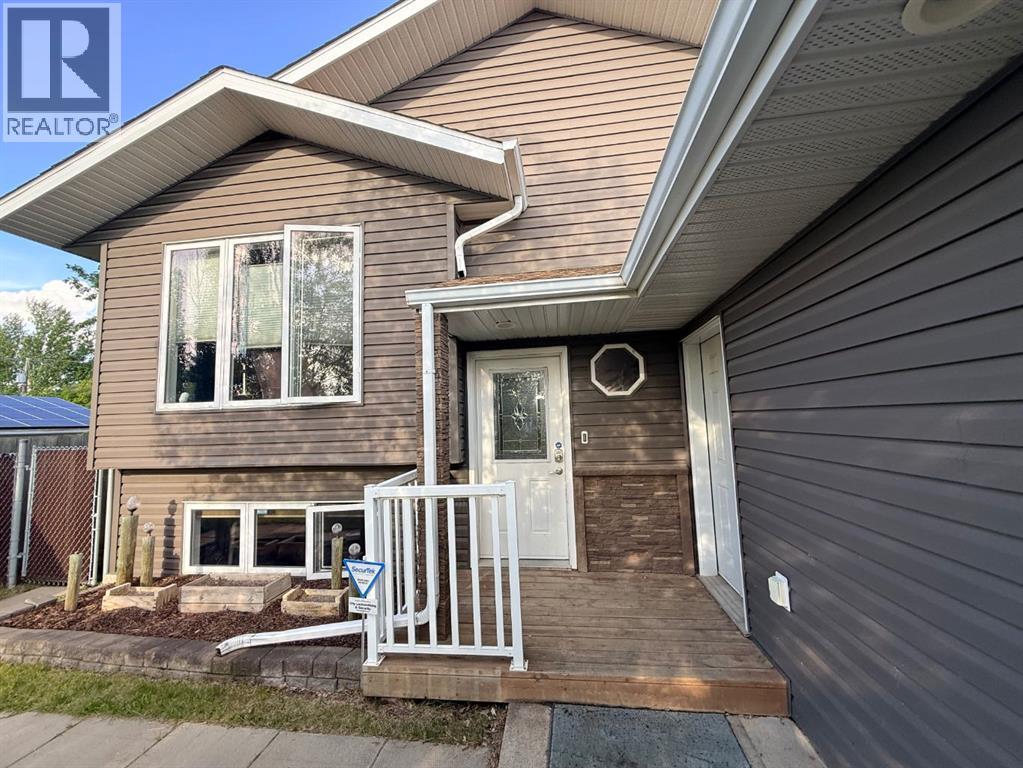 205 4 Street W, Lashburn, Saskatchewan  S0M 1H0 - Photo 2 - A2322671