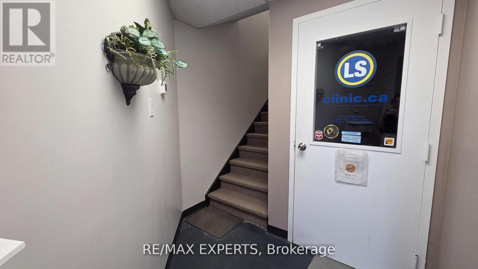 10 - 400 Esna Park Drive, Markham (Milliken Mills West), Ontario  L3R 3K2 - Photo 2 - N13467036