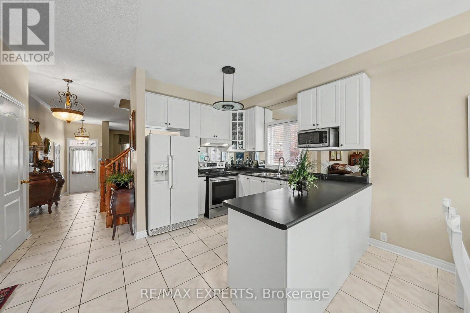 46 Battleford Avenue, Vaughan, Ontario  L4H 2L9 - Photo 3 - N13466542