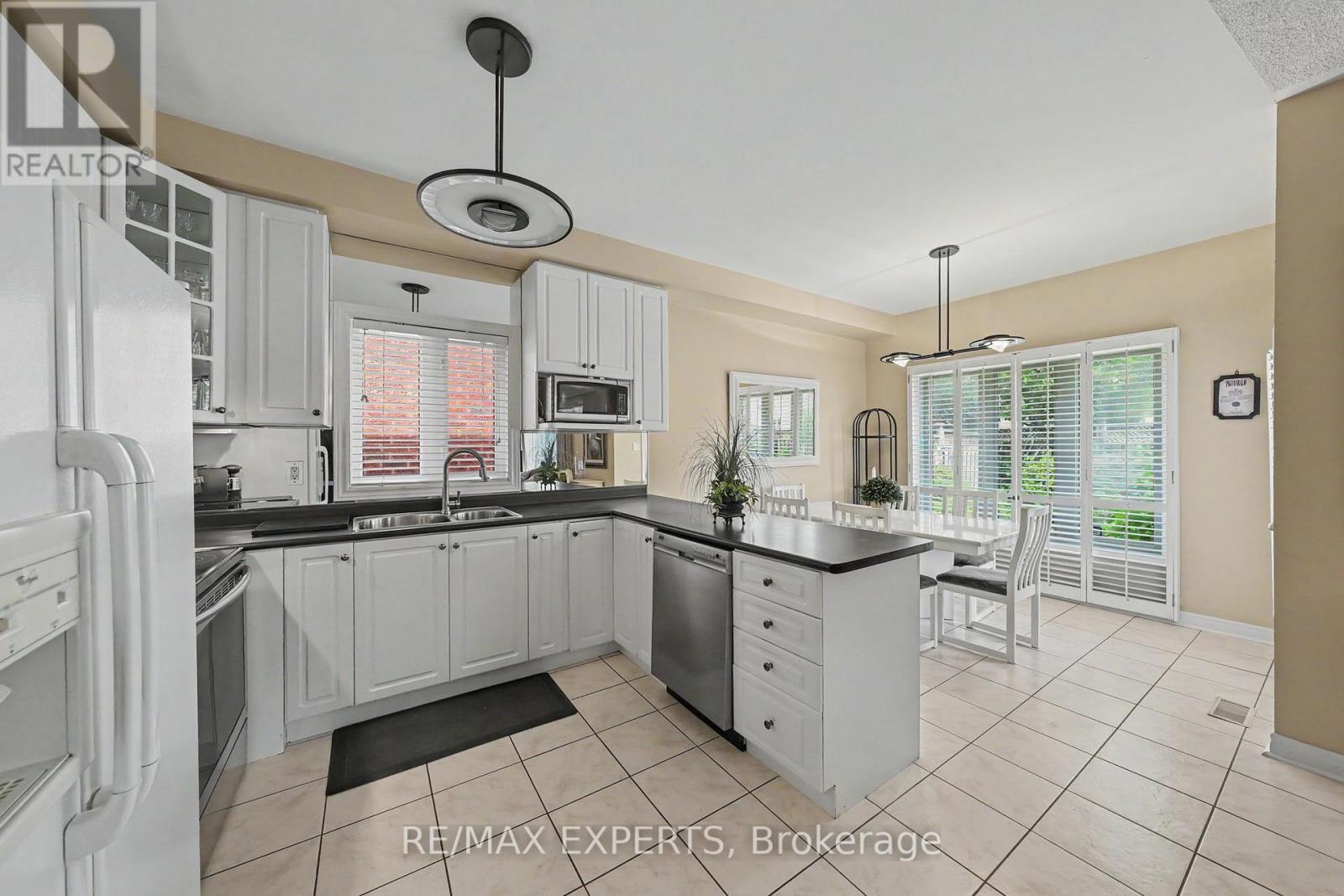 46 Battleford Avenue, Vaughan, Ontario  L4H 2L9 - Photo 4 - N13466542
