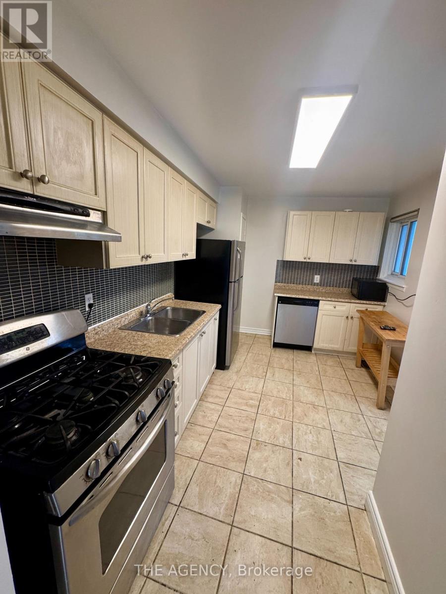 2720 Windjammer Road, Mississauga, Ontario  L5L 1T7 - Photo 8 - W13467098