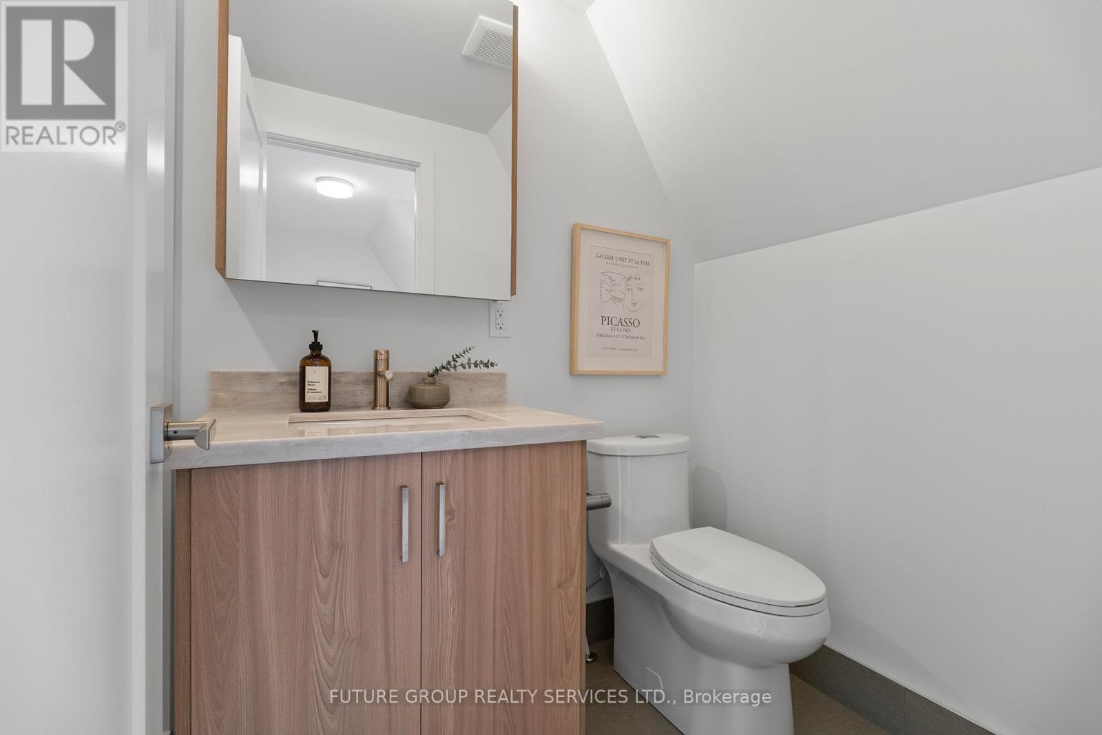 Unit 4 - 34 Poplar Avenue, Toronto, Ontario  M9B 3R4 - Photo 19 - W13467106