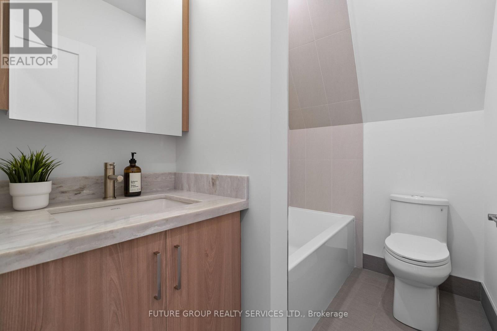 Unit 4 - 34 Poplar Avenue, Toronto, Ontario  M9B 3R4 - Photo 28 - W13467106