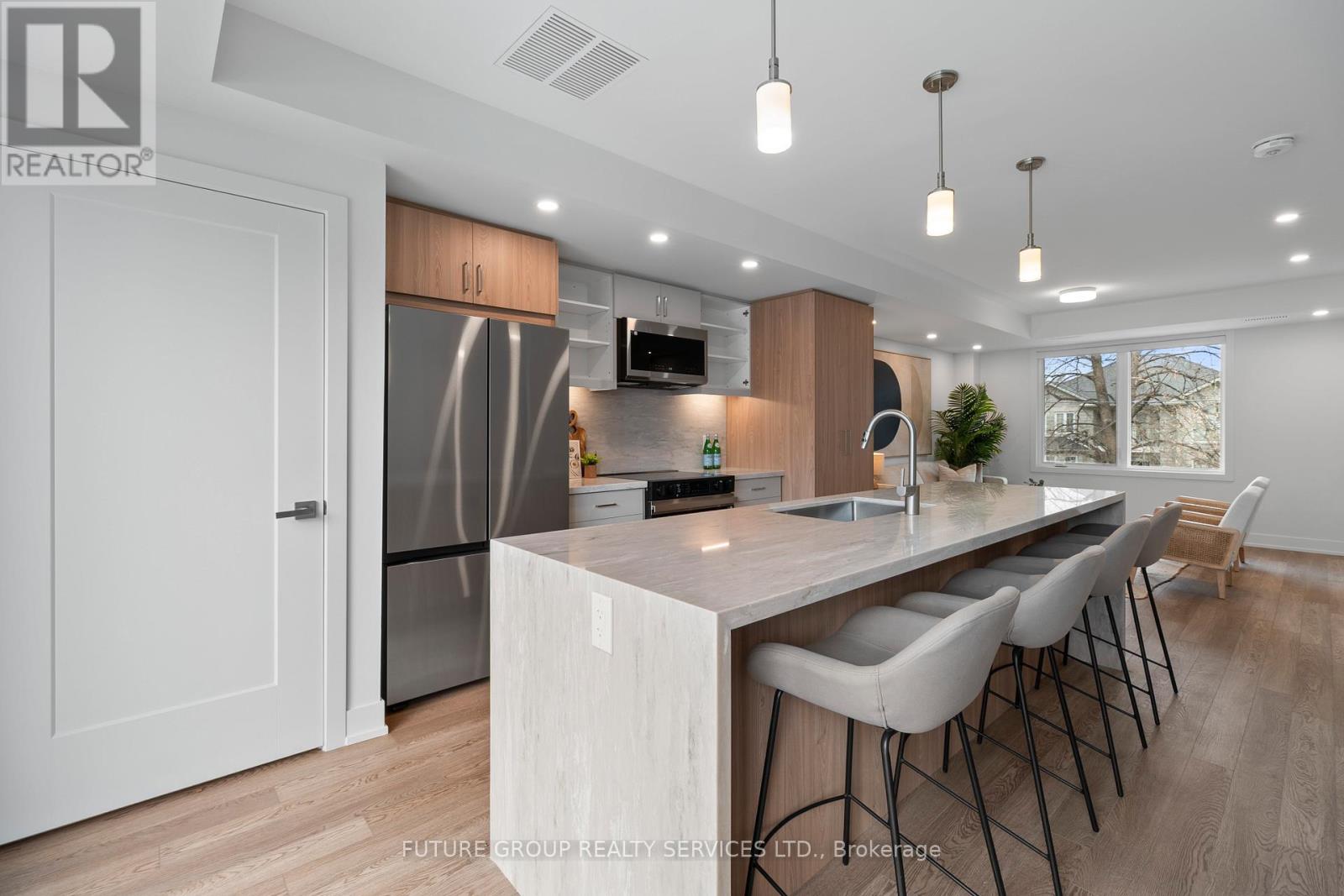 Unit 4 - 34 Poplar Avenue, Toronto, Ontario  M9B 3R4 - Photo 5 - W13467106