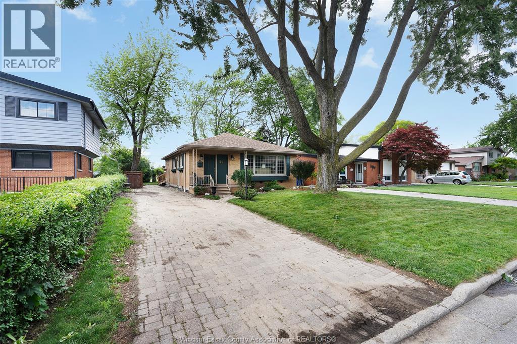 941 Westchester, Windsor, Ontario N8S 3Y8 - Photo 4 - 26014622