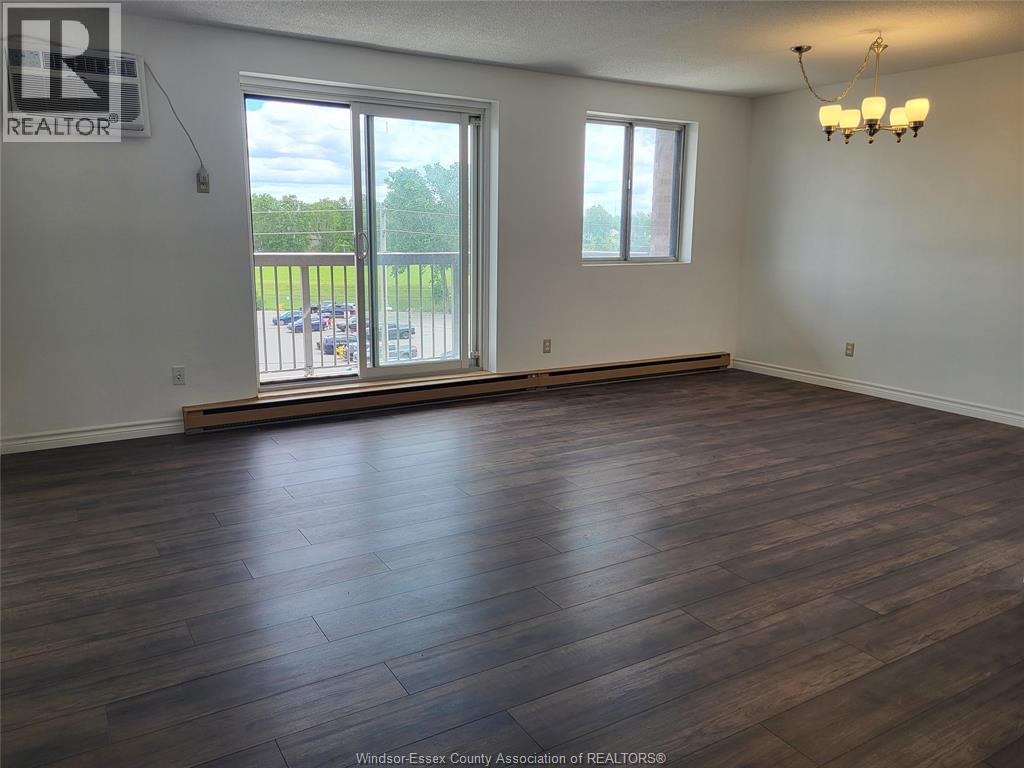 3950 Wyandotte St. East Unit# 505, Windsor, Ontario N8Y 1G5 - Photo 3 - 26014637