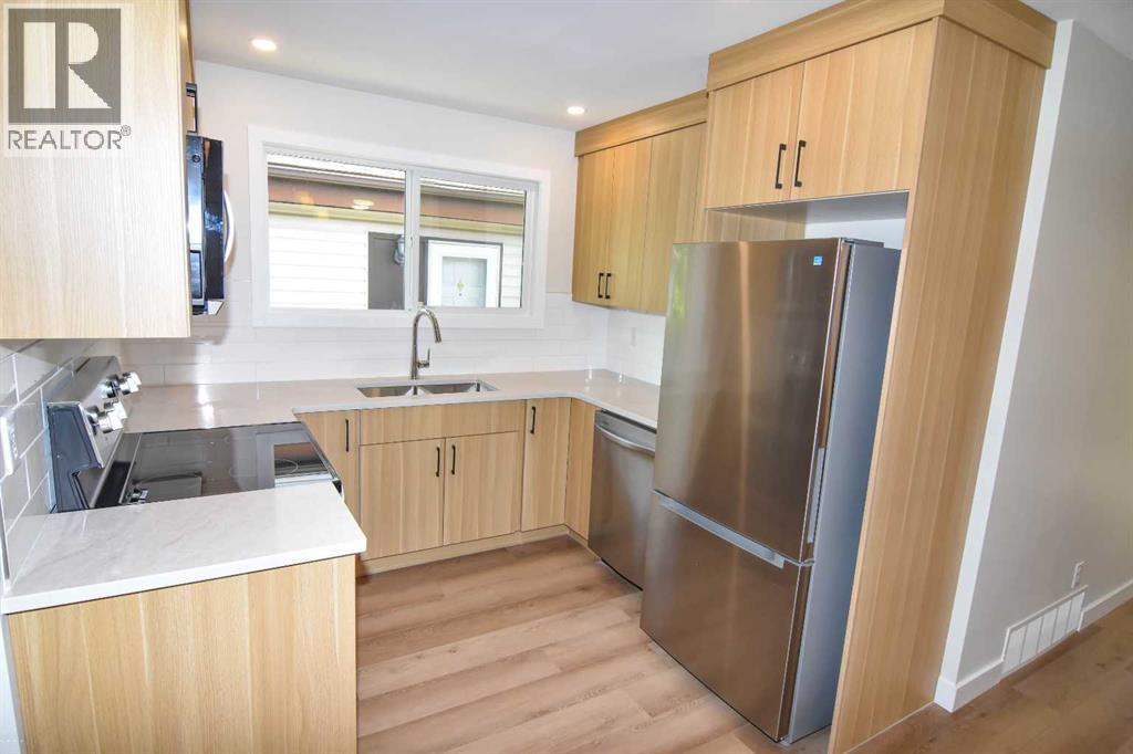 3206 51 Street Sw, Calgary, Alberta  T3E 6R4 - Photo 13 - A2318888