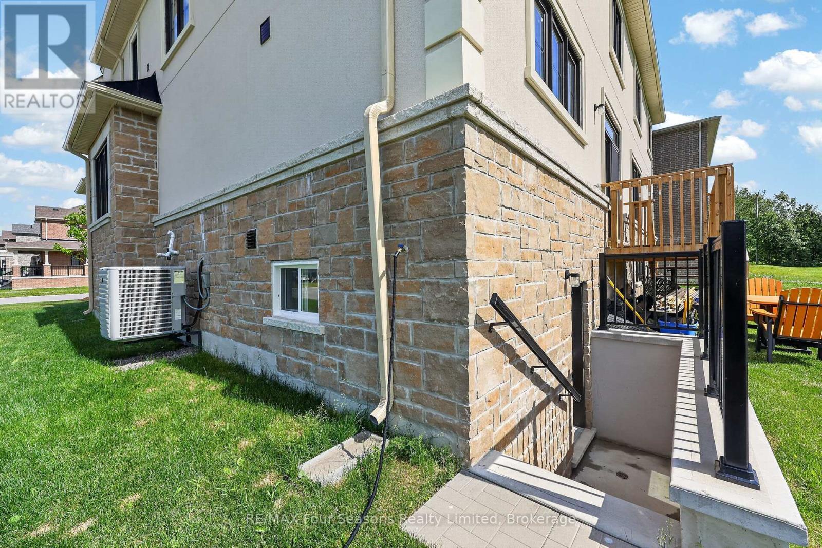 203 Coates Drive, Clearview (Stayner), Ontario  L0M 1S0 - Photo 44 - S13467204