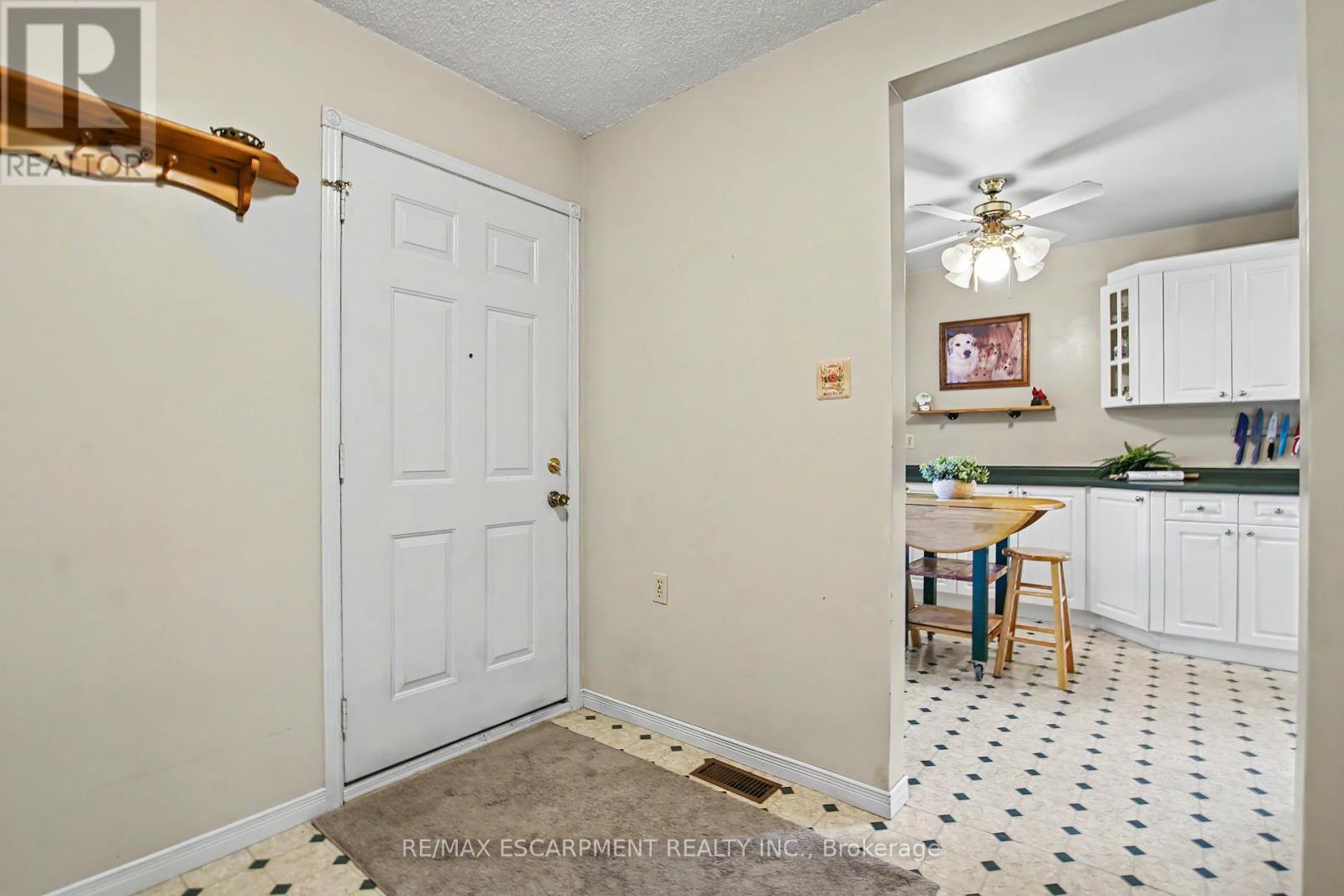 196 Guildwood Drive, Hamilton, Ontario  L9C 6S5 - Photo 4 - X13467056