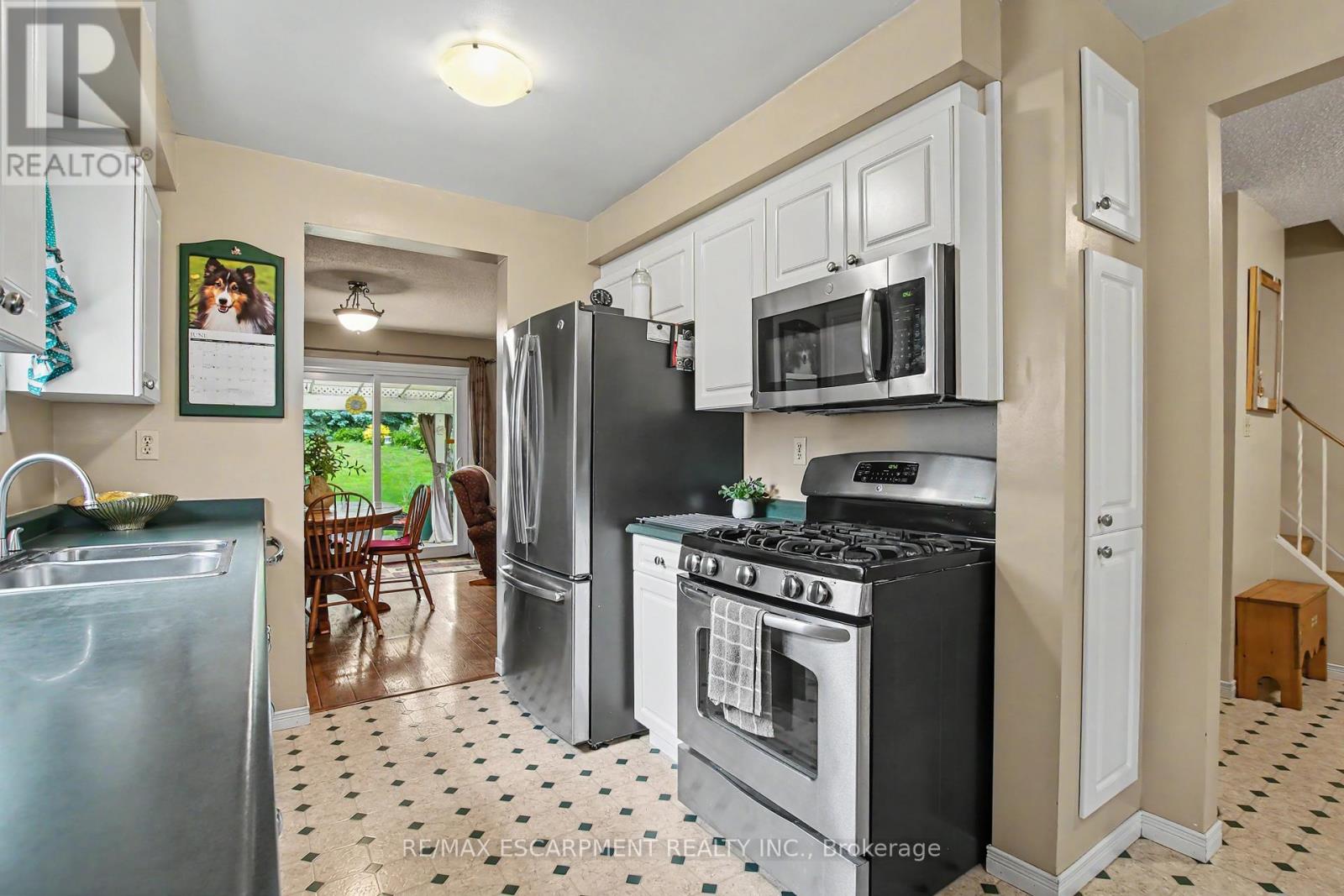 196 Guildwood Drive, Hamilton, Ontario  L9C 6S5 - Photo 8 - X13467056