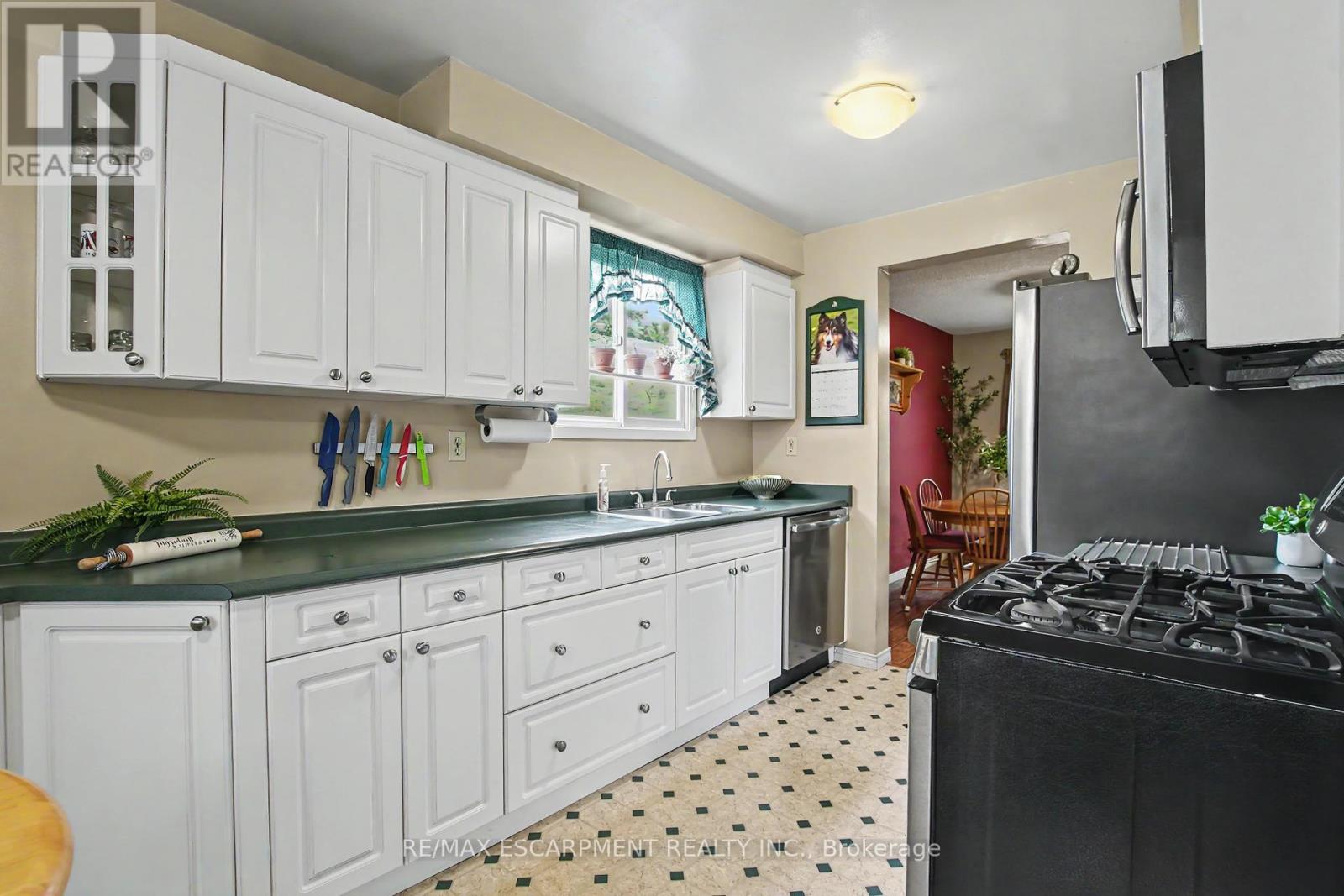 196 Guildwood Drive, Hamilton, Ontario  L9C 6S5 - Photo 9 - X13467056