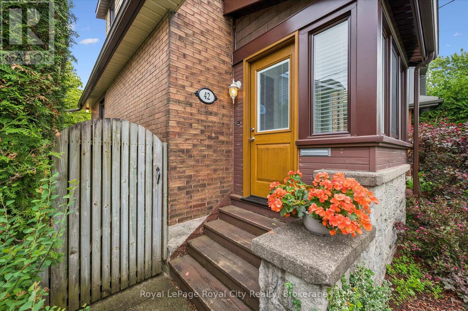 42 Inkerman Street, Guelph (Junction/onward Willow), Ontario  N1H 3C5 - Photo 3 - X13467342