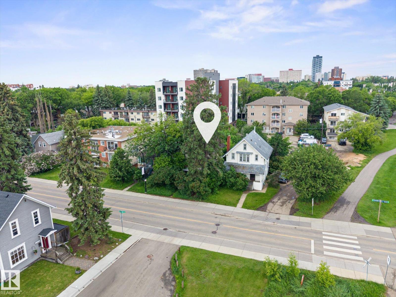 8526 106 ST NW, edmonton, Alberta