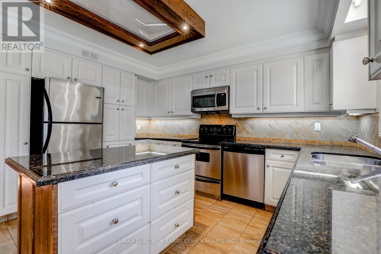 9 Sonata Crescent, Toronto, Ontario  M3B 2C3 - Photo 11 - C13467180