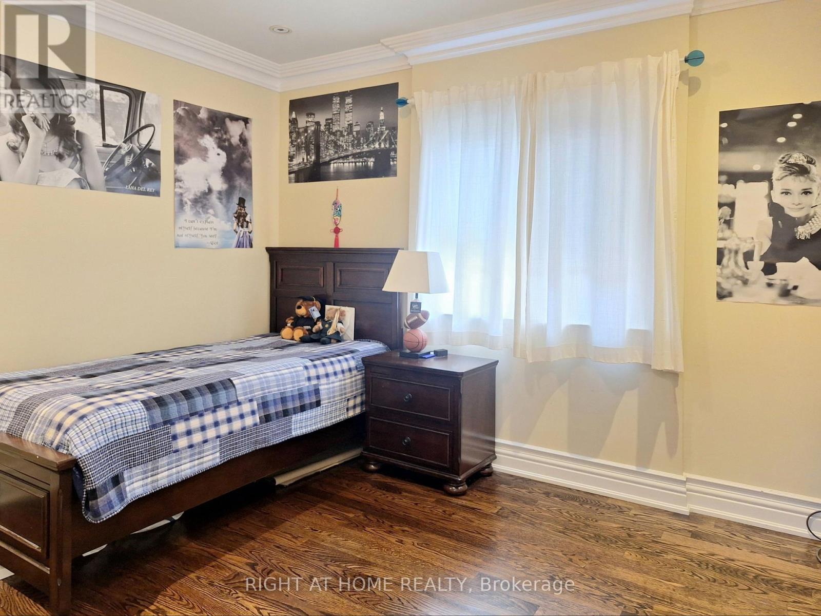 378 Douglas Avenue, Toronto, Ontario  M5M 1H4 - Photo 17 - C13467222