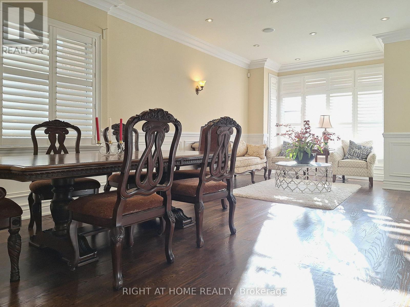 378 Douglas Avenue, Toronto, Ontario  M5M 1H4 - Photo 4 - C13467222