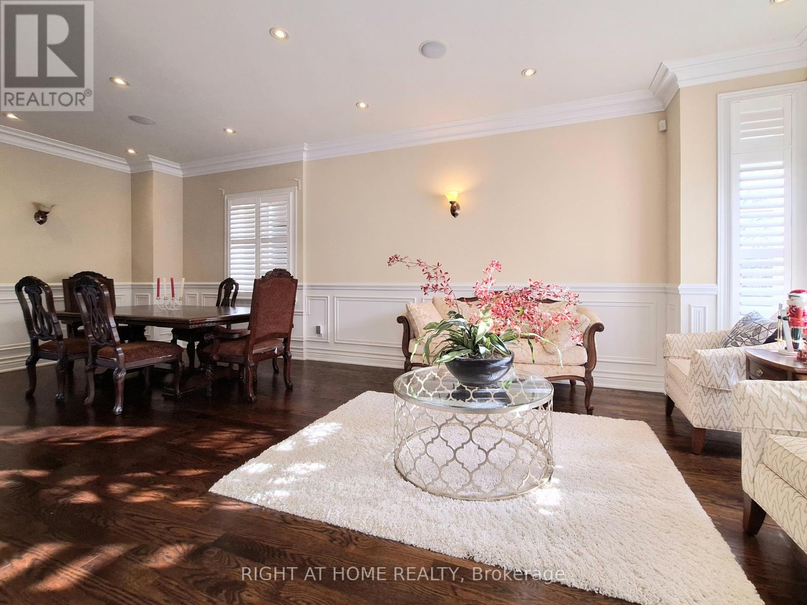378 Douglas Avenue, Toronto, Ontario  M5M 1H4 - Photo 5 - C13467222