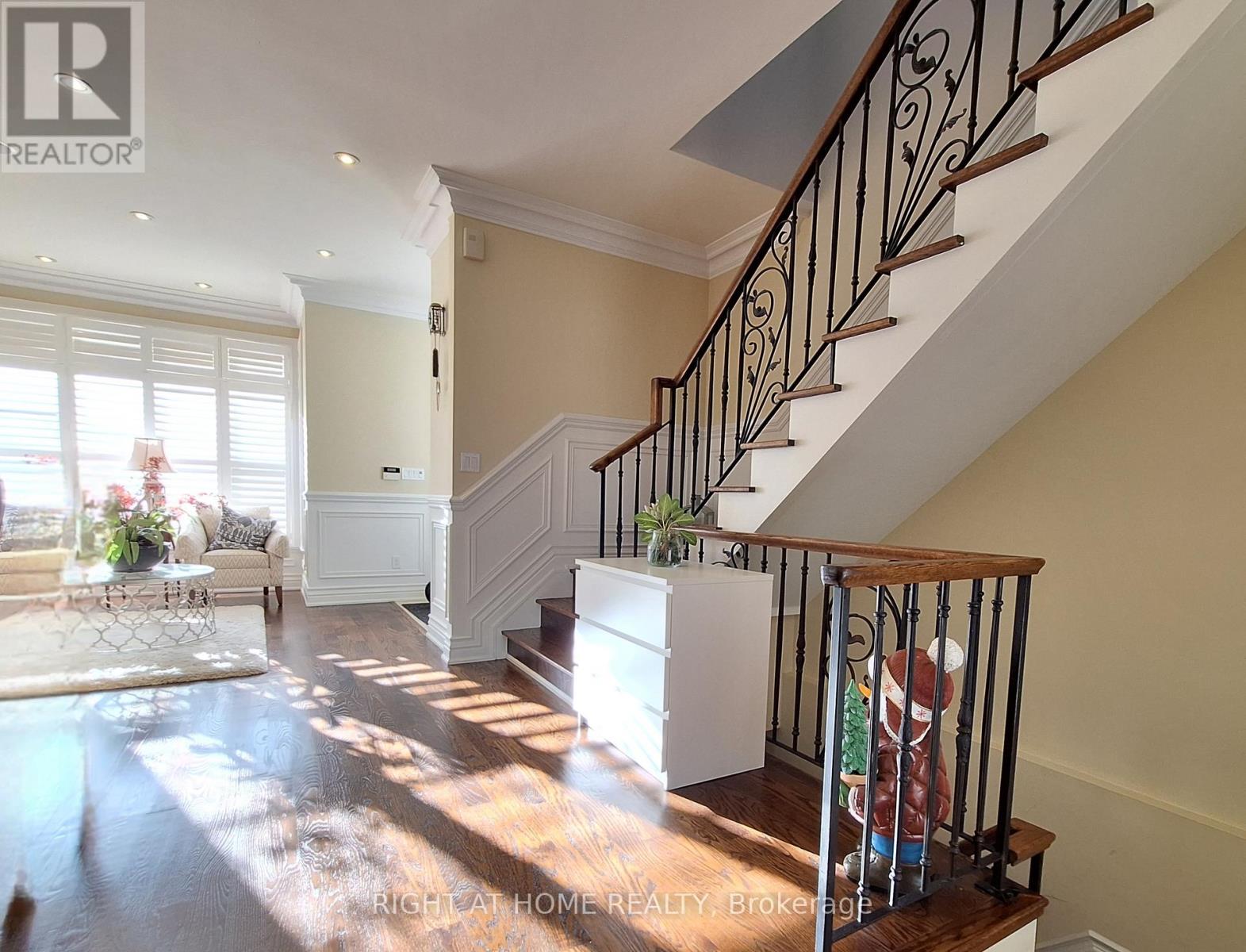 378 Douglas Avenue, Toronto, Ontario  M5M 1H4 - Photo 6 - C13467222