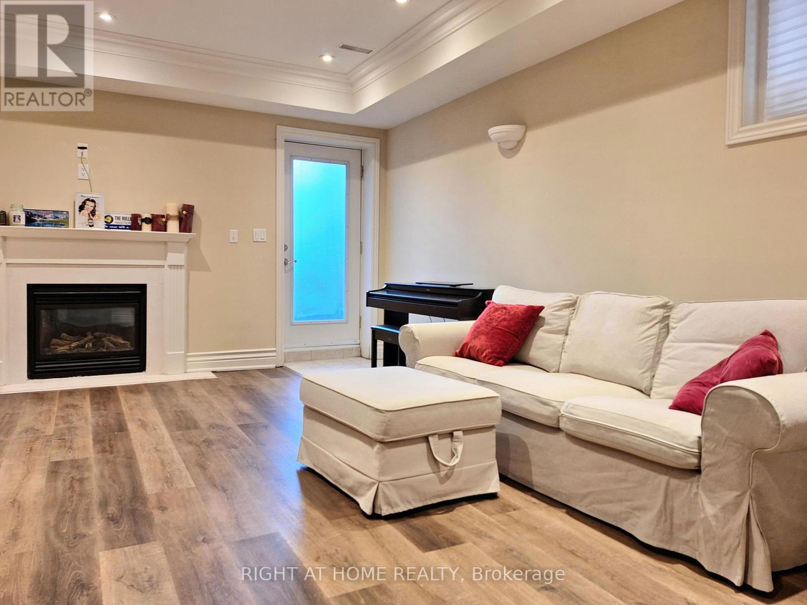 378 Douglas Avenue, Toronto, Ontario  M5M 1H4 - Photo 7 - C13467222