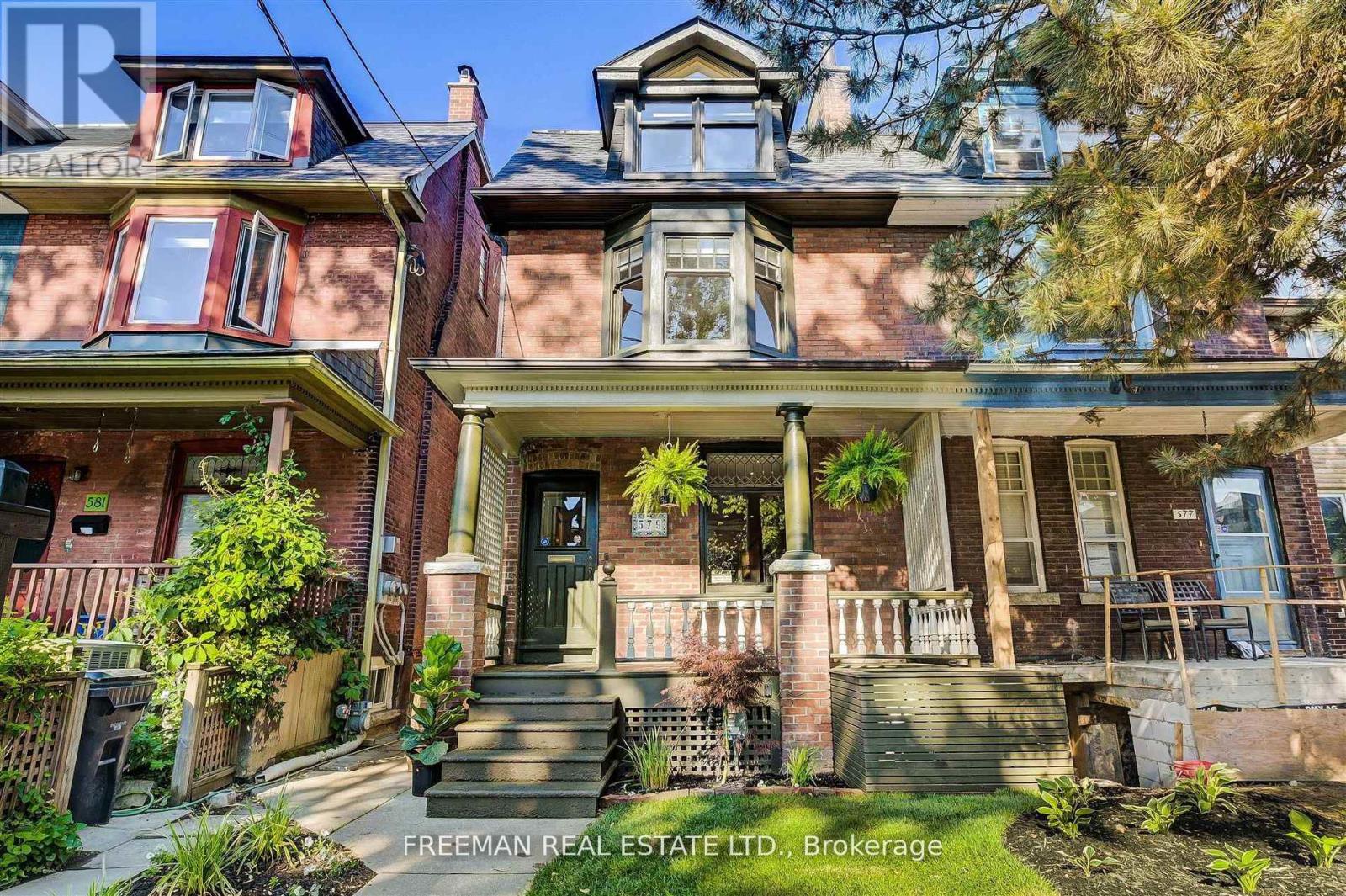 <div class="slider-price">$1,699,000</div><p>579 Palmerston Avenue, Toronto, Ontario</p>