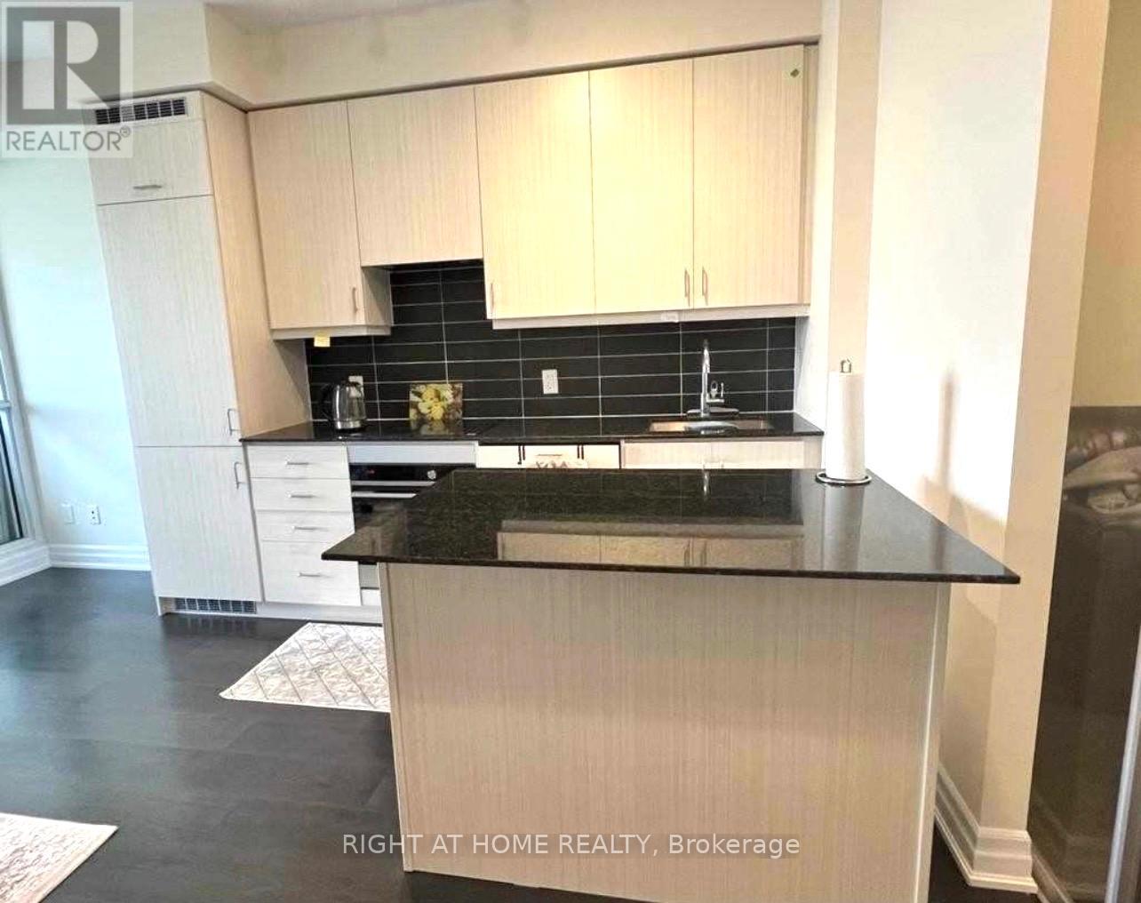 704 - 9075 Jane Street, Vaughan (Concord), Ontario  L4K 0L7 - Photo 8 - N13467450