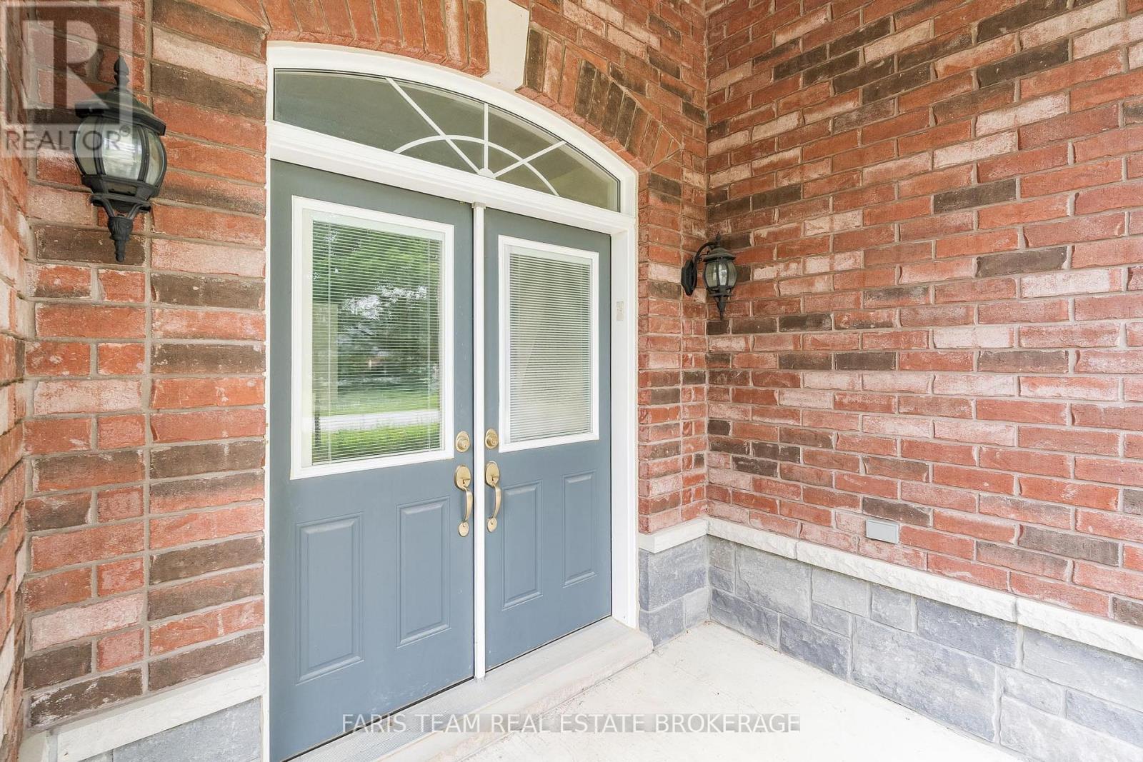 4 Diamond Valley Drive, Oro-Medonte, Ontario  L0L 2E0 - Photo 2 - S13467394
