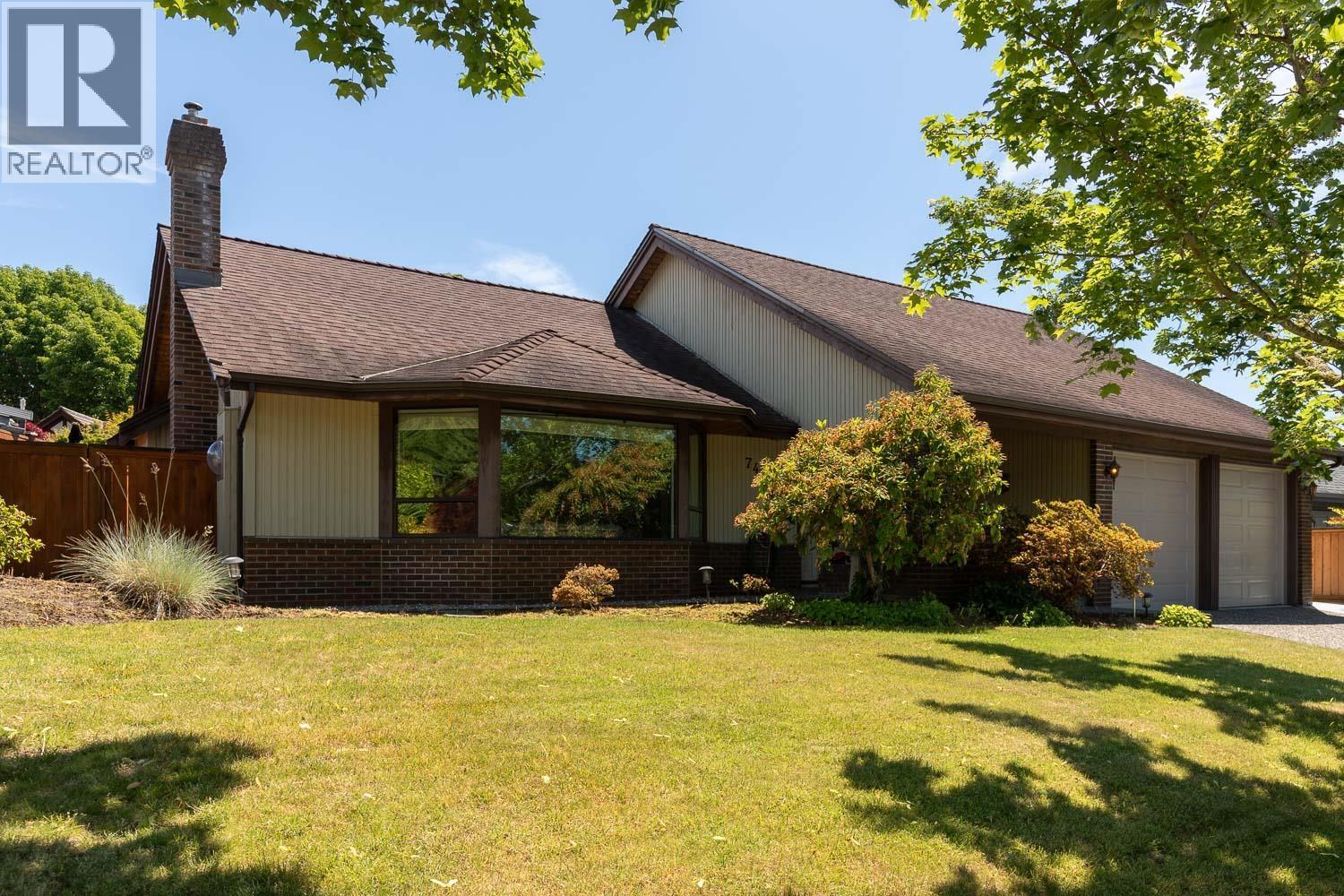 748 JUNIPER PLACE